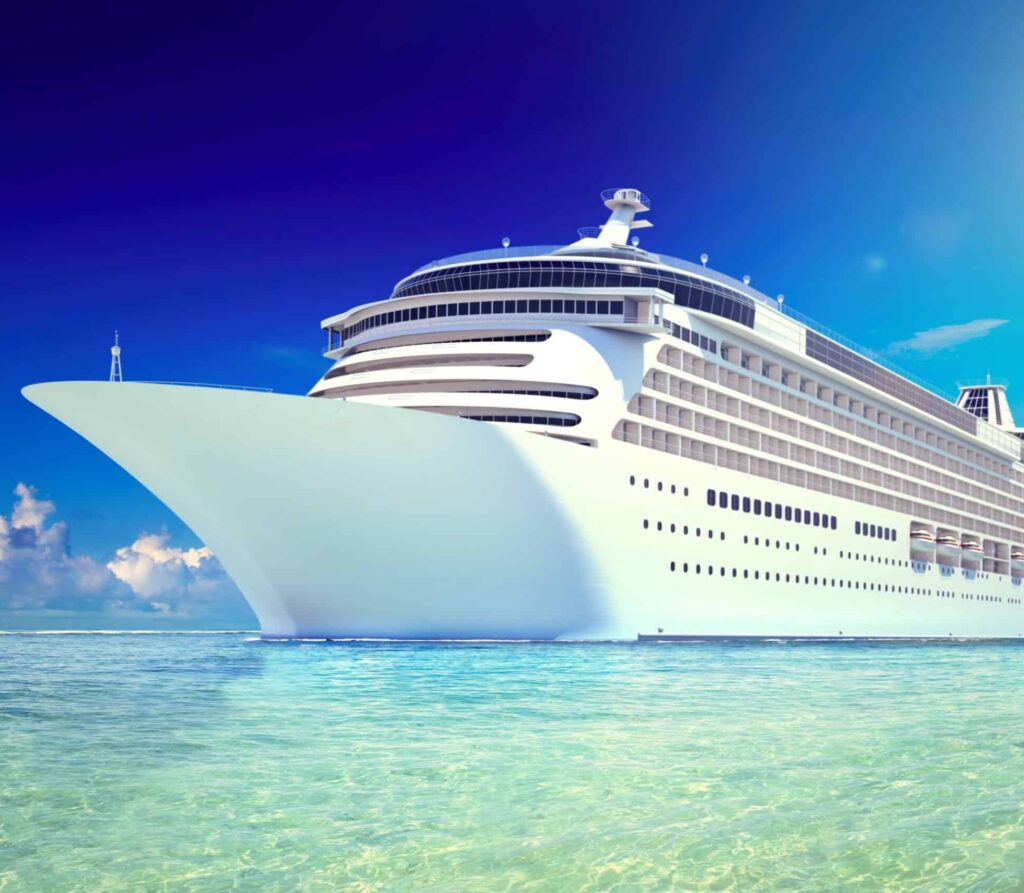 cruise-ship-in-the-sea-under-the-sun